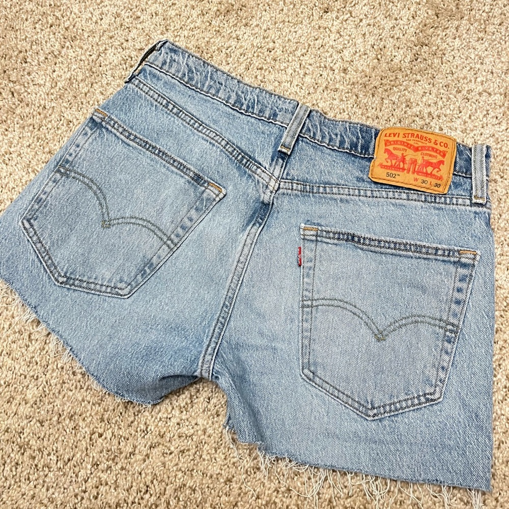 levi’s 502 shorts